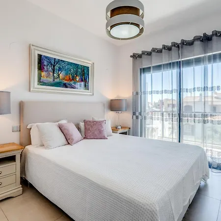T2, Vista Rio, Piscina, Ac E Wifi - 6 Pessoas * Alvor